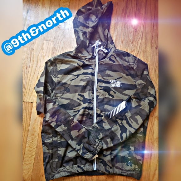 Custom camo hoodie by 9th&North - Picture 2 of 2